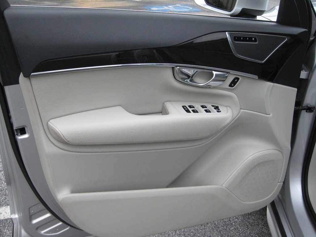 2018 Volvo XC90 - $13,001