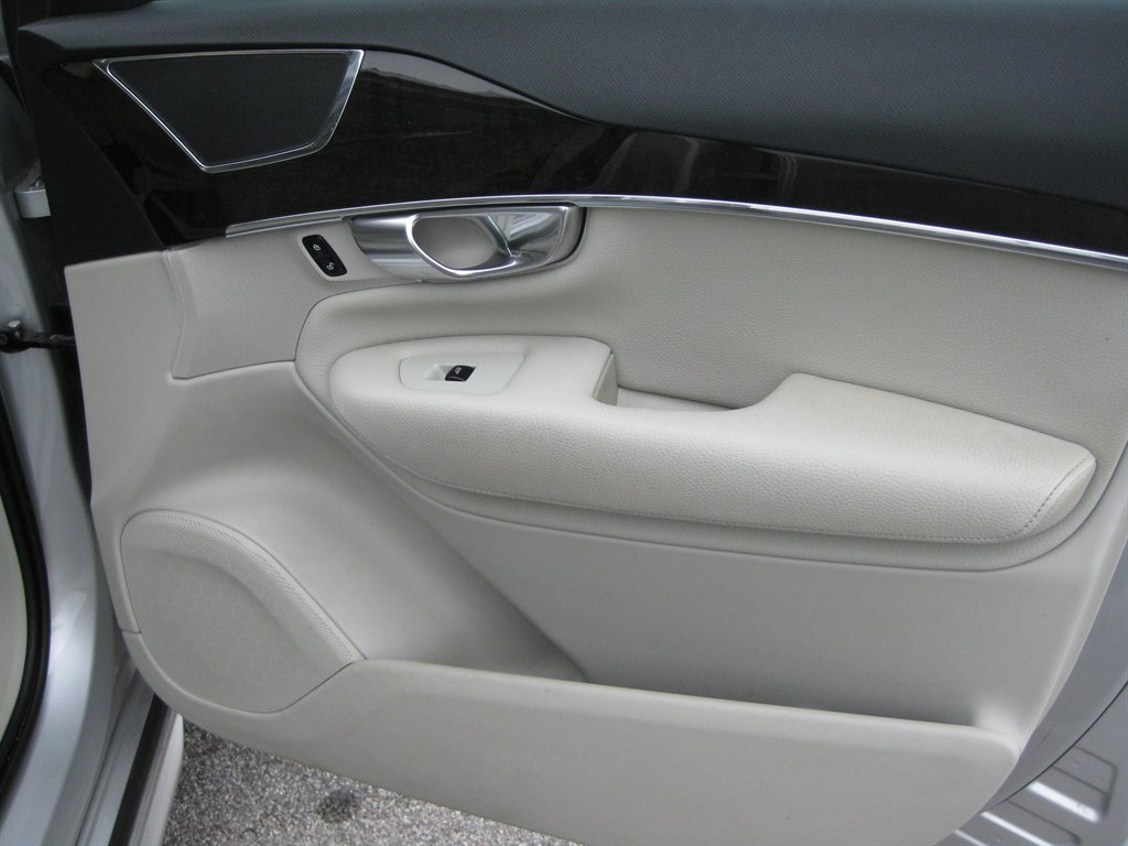2018 Volvo XC90 - $13,001