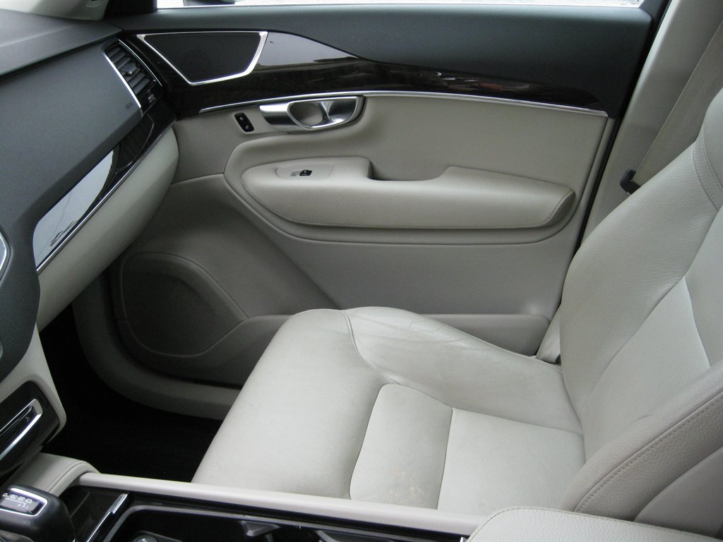 2018 Volvo XC90 - $13,001