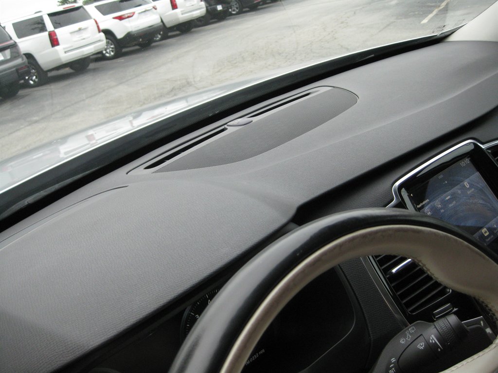 2018 Volvo XC90 - $13,001