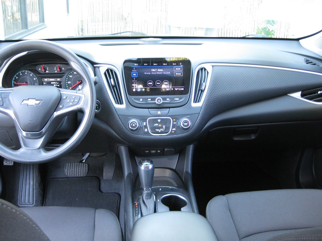 2019 Chevrolet Malibu - $11,500