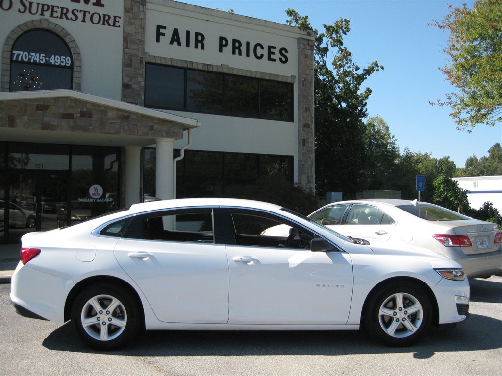 2019 Chevrolet Malibu - $11,500