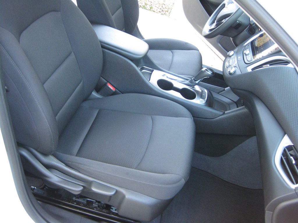 2019 Chevrolet Malibu - $11,500