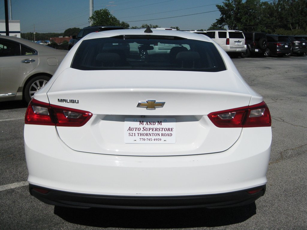 2019 Chevrolet Malibu - $11,500