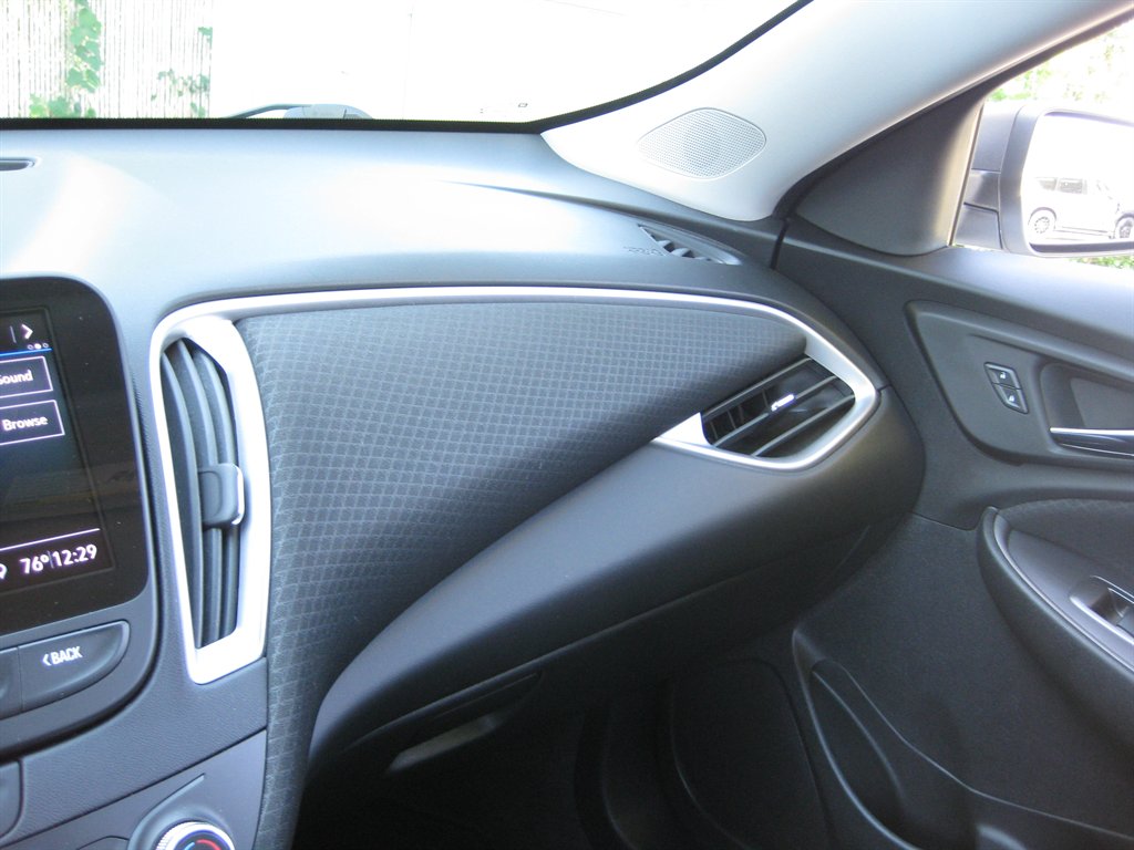 2019 Chevrolet Malibu - $11,500