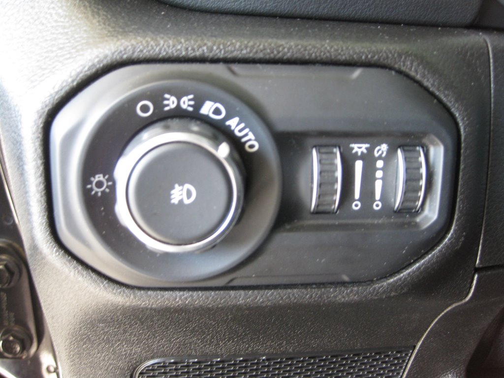 2019 Jeep Wrangler - $29,500