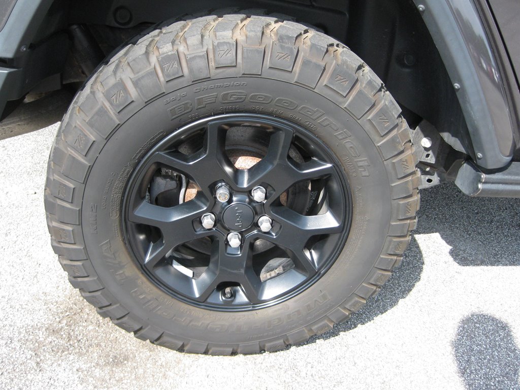 2019 Jeep Wrangler - $29,500