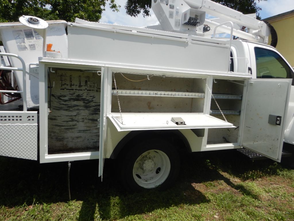 2004 Chevrolet C5 - $14,850