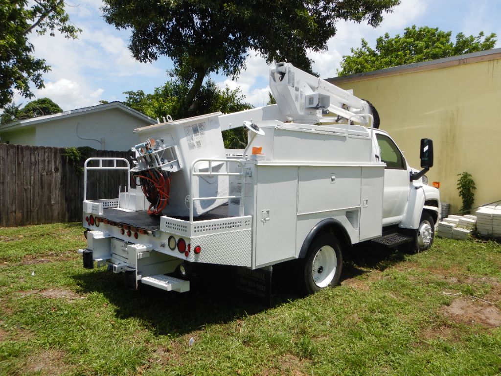 2004 Chevrolet C5 - $14,850