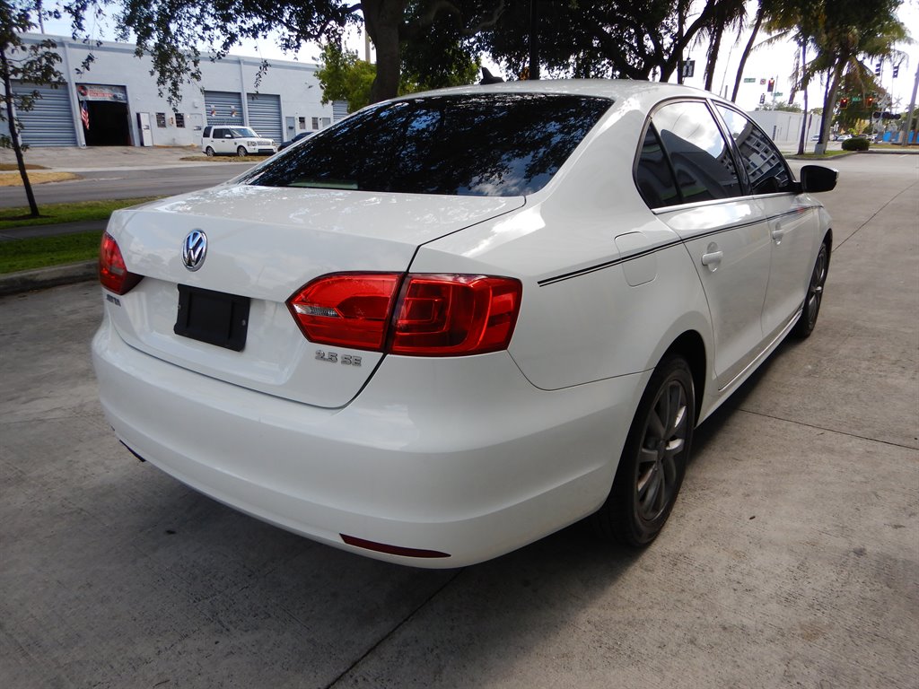 2013 Volkswagen Jetta SE photo