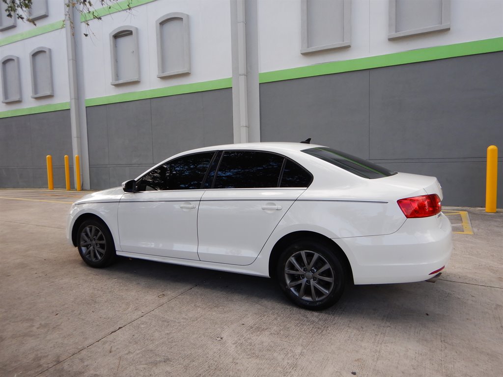 2013 Volkswagen Jetta SE photo