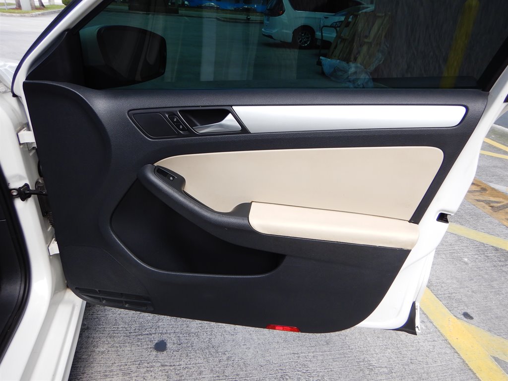 2013 Volkswagen Jetta SE photo