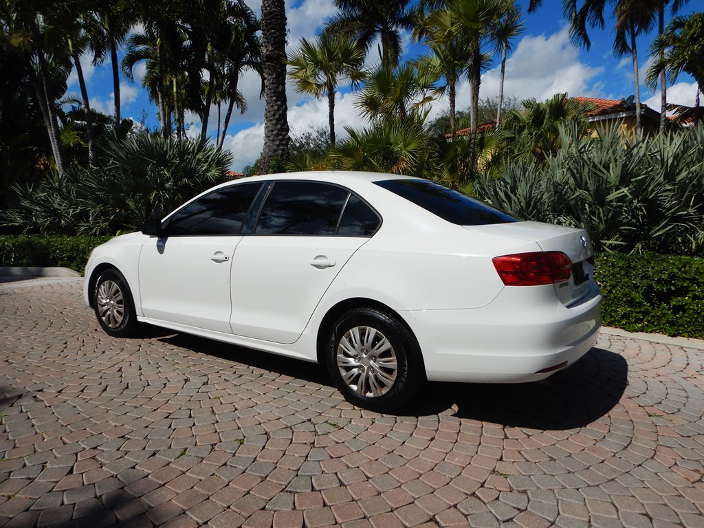 2012 Volkswagen Jetta - $4,600