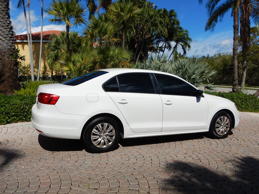 2012 Volkswagen Jetta - $4,600