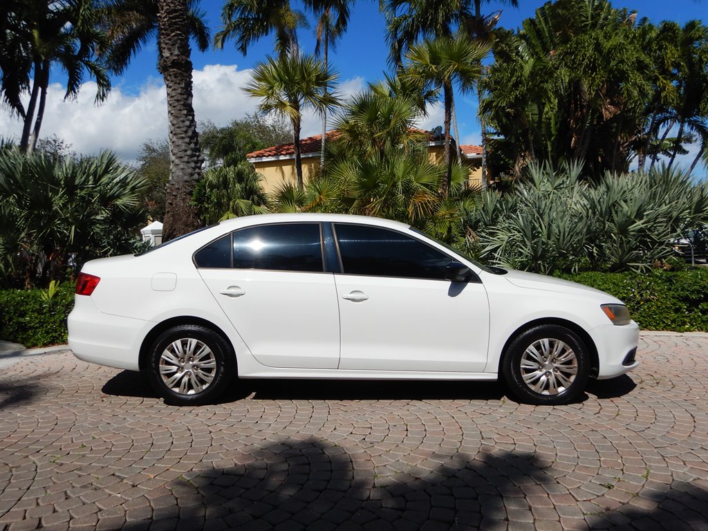 2012 Volkswagen Jetta - $4,600