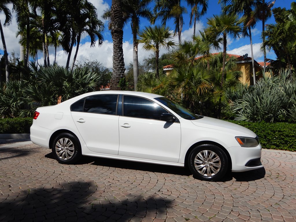 2012 Volkswagen Jetta - $4,600