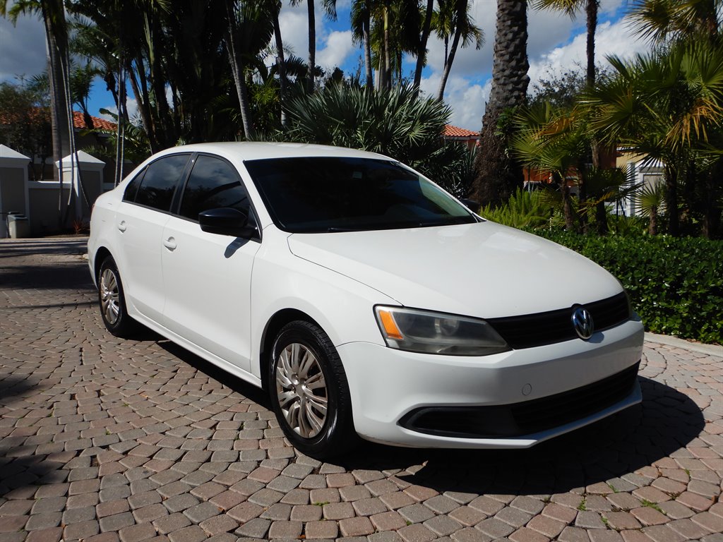 2012 Volkswagen Jetta - $4,600
