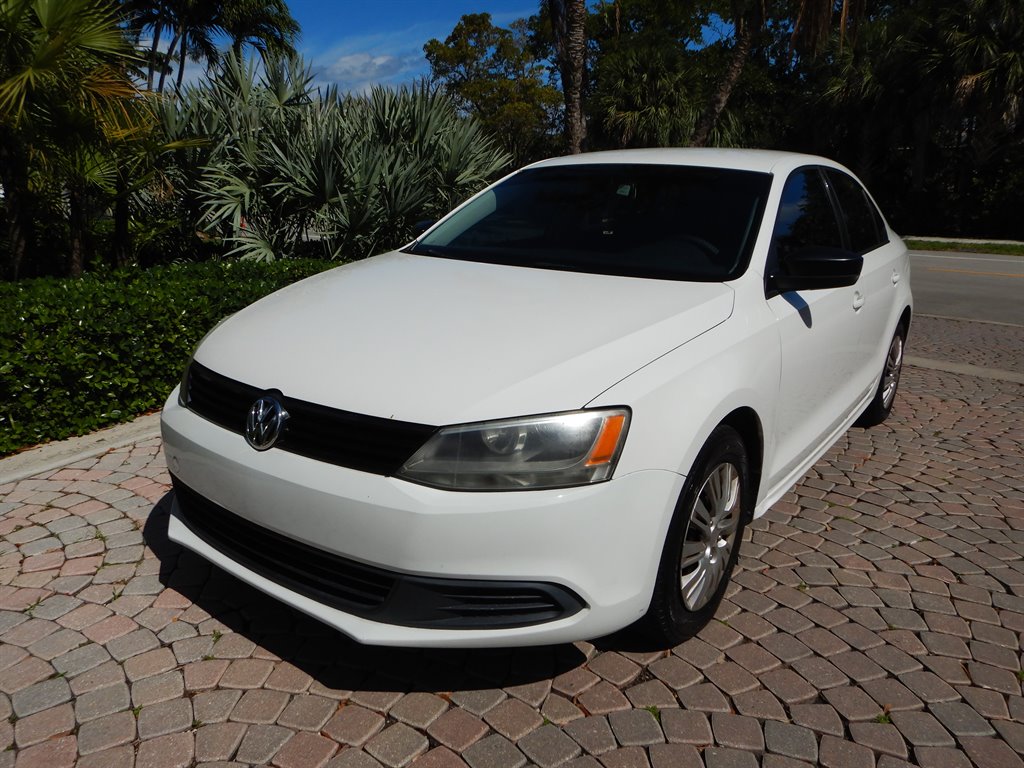 2012 Volkswagen Jetta - $4,600