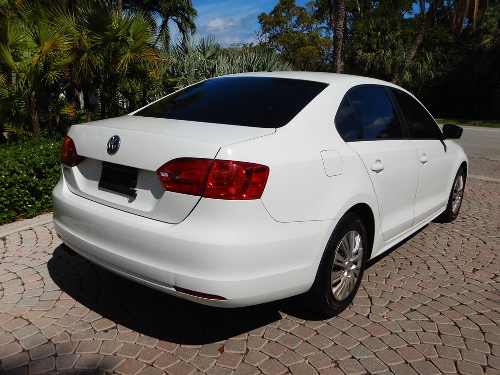 2012 Volkswagen Jetta - $4,600