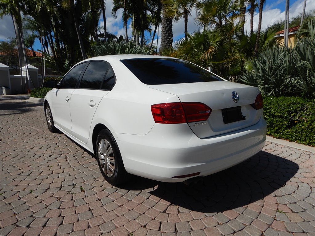 2012 Volkswagen Jetta - $4,600