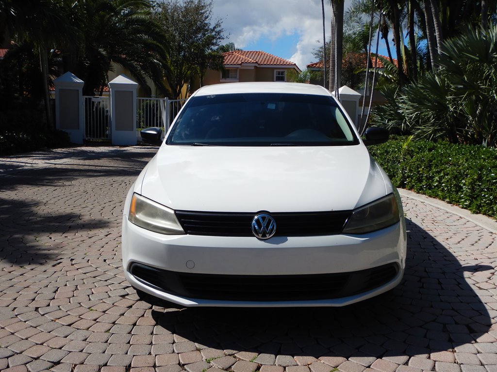 2012 Volkswagen Jetta - $4,600