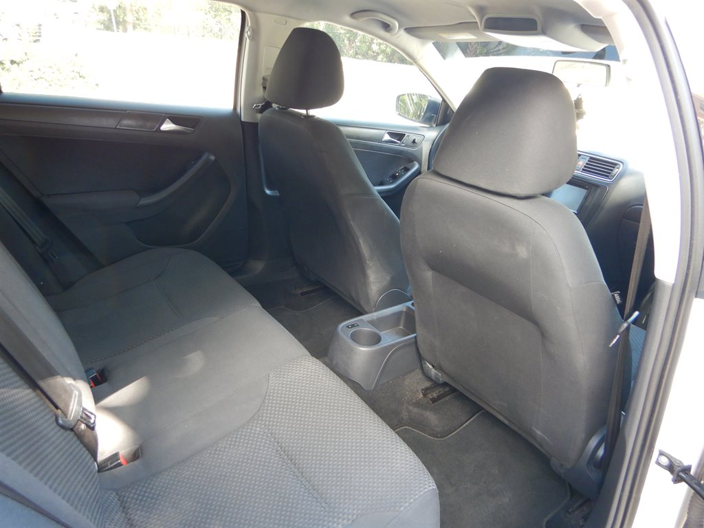 2012 Volkswagen Jetta - $4,600