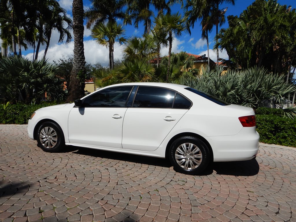 2012 Volkswagen Jetta - $4,600