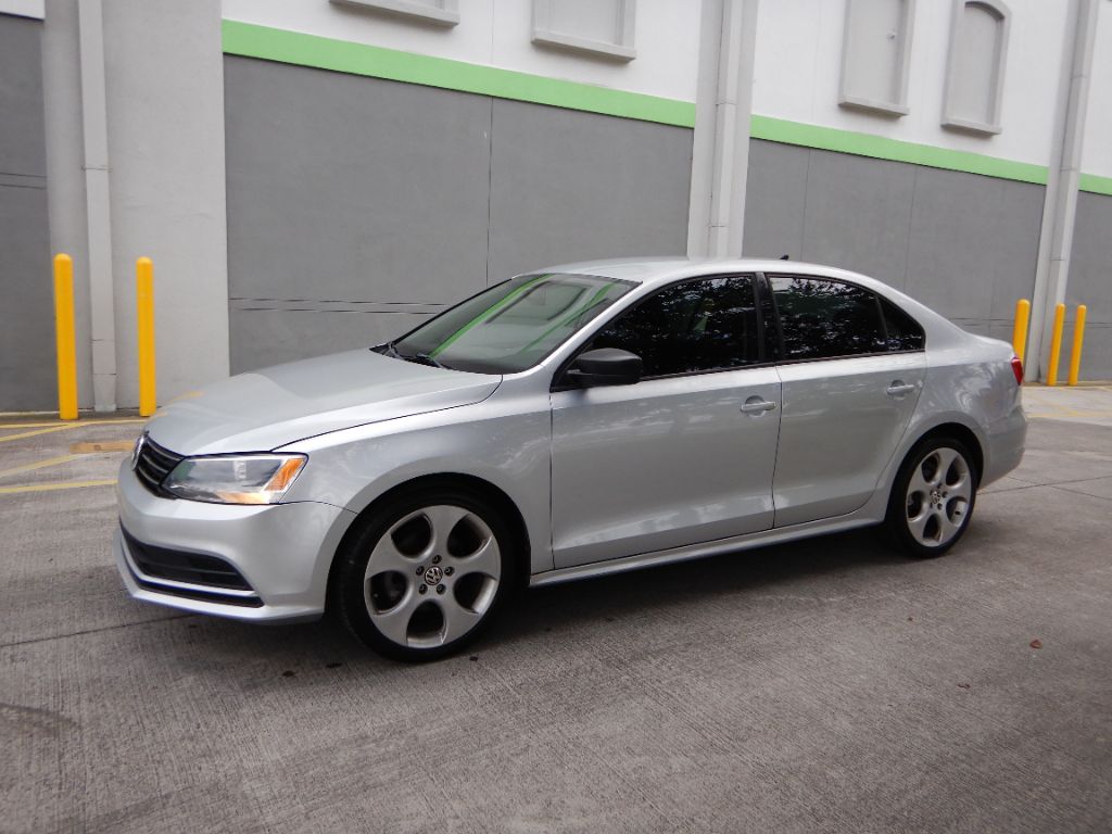 2015 Volkswagen Jetta - $8,950