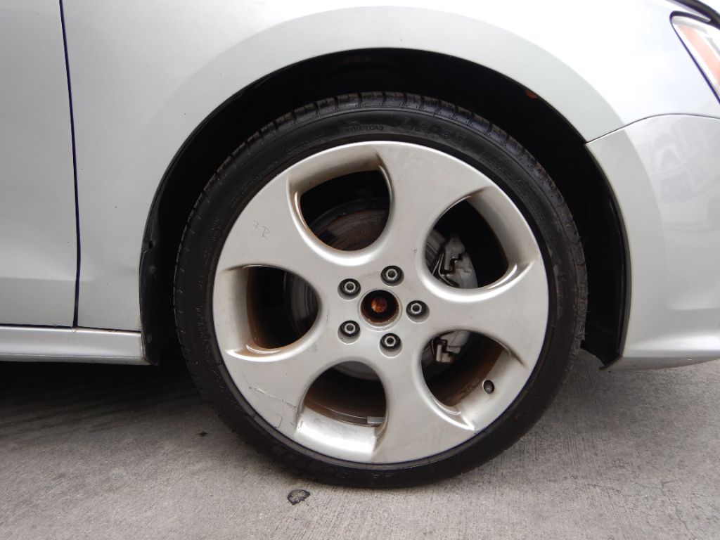 2015 Volkswagen Jetta - $8,950