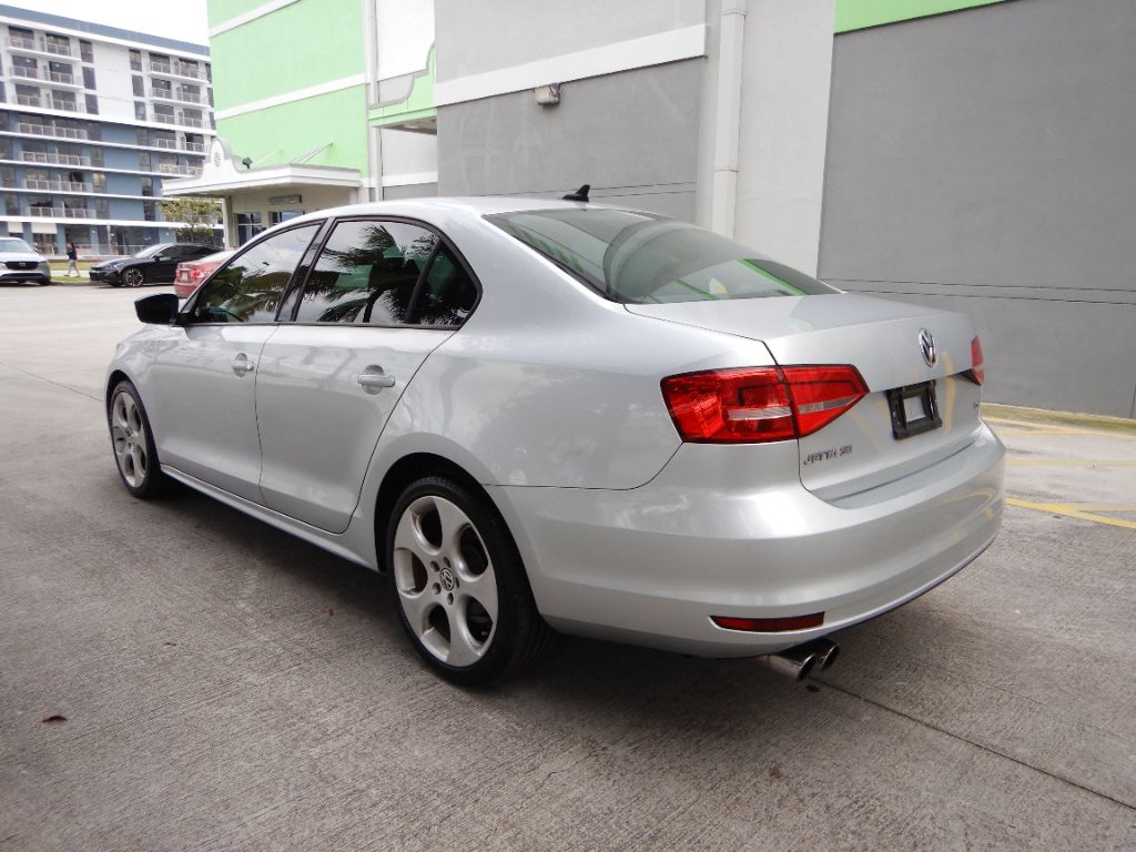 2015 Volkswagen Jetta - $8,950