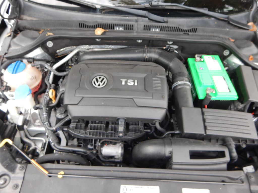 2015 Volkswagen Jetta - $8,950