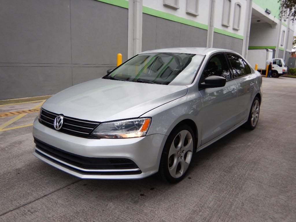 2015 Volkswagen Jetta - $8,950