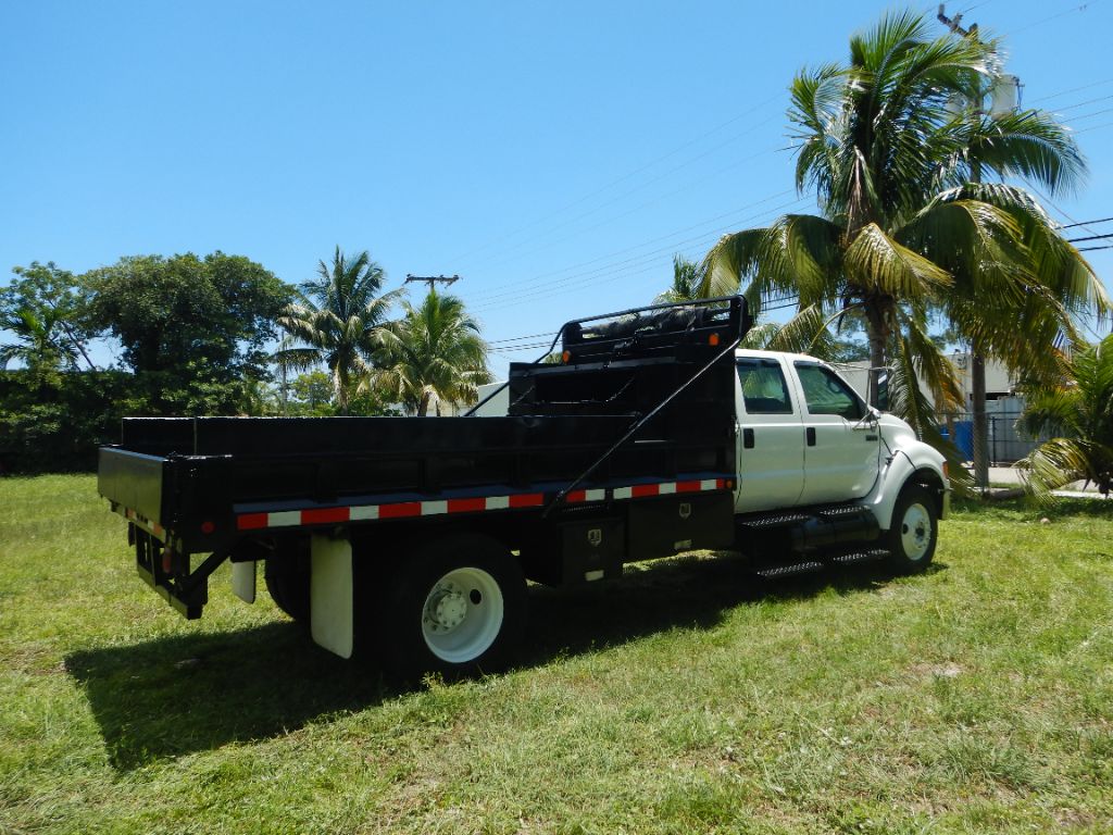 2006 Ford F750 - $27,950