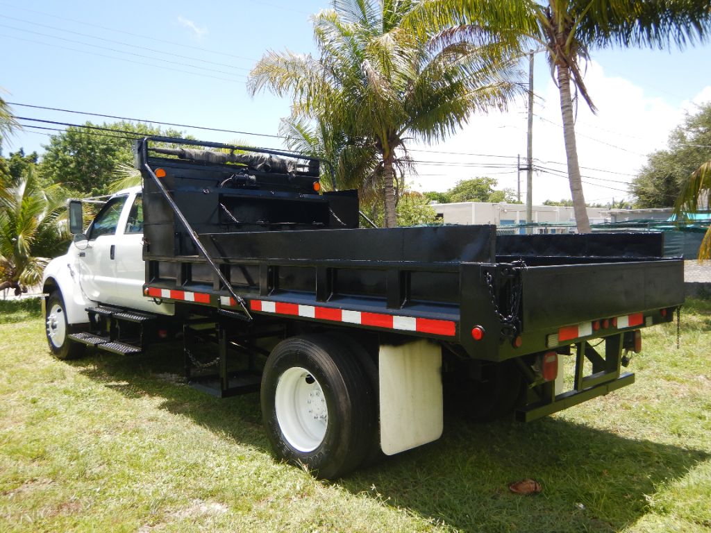 2006 Ford F750 - $27,950