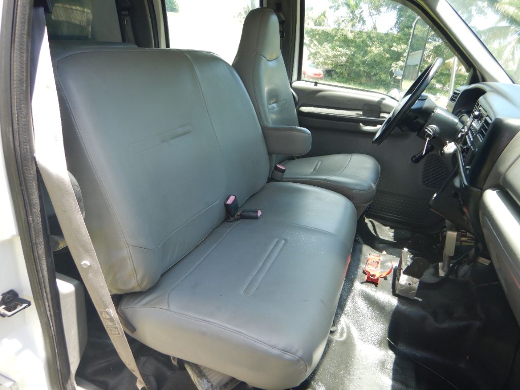 2006 Ford F750 - $27,950