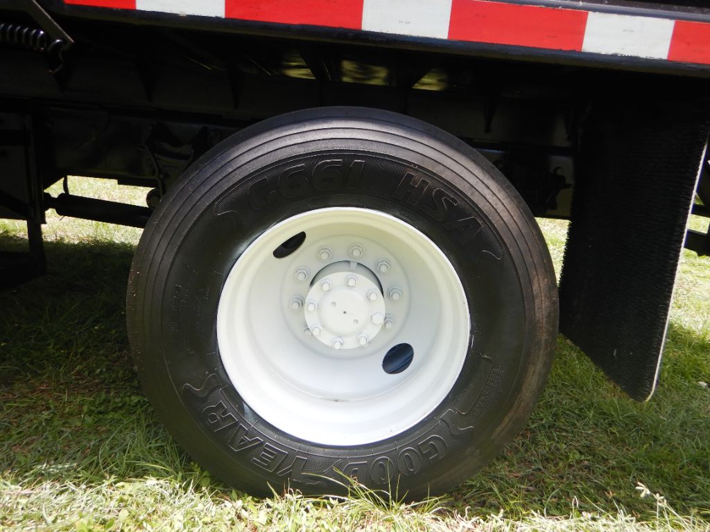 2006 Ford F750 - $27,950