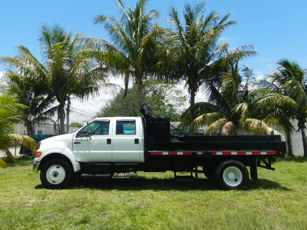 2006 Ford F750 - $27,950