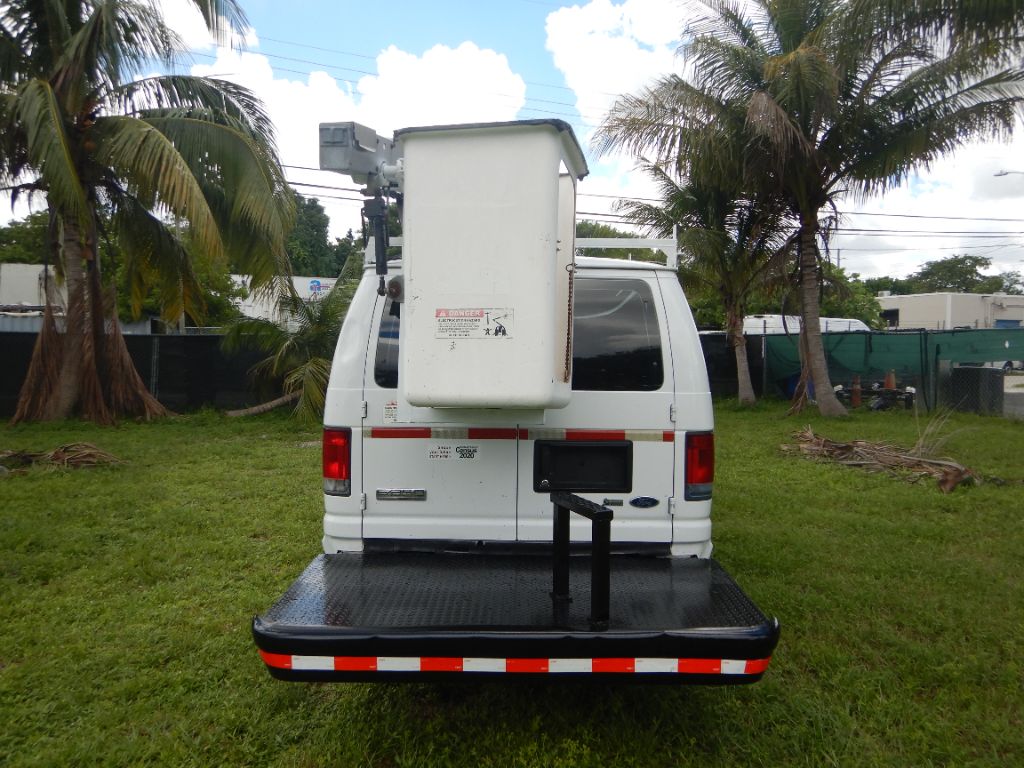 2009 Ford E-350 - $26,950