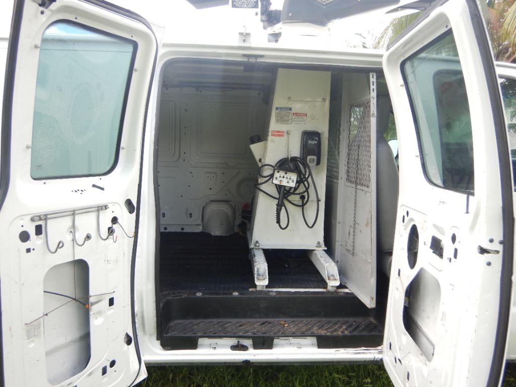 2009 Ford E-350 - $26,950