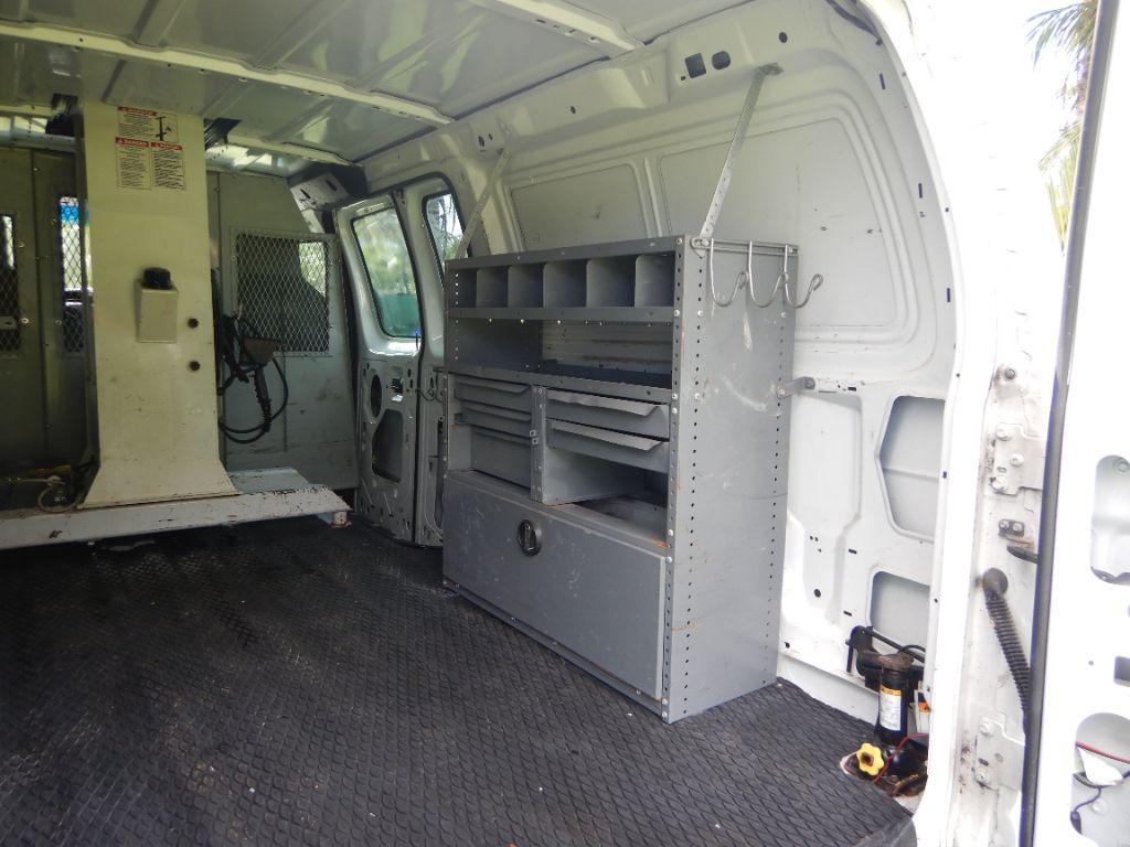2009 Ford E-350 - $26,950