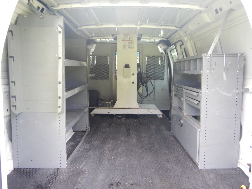 2009 Ford E-350 - $26,950