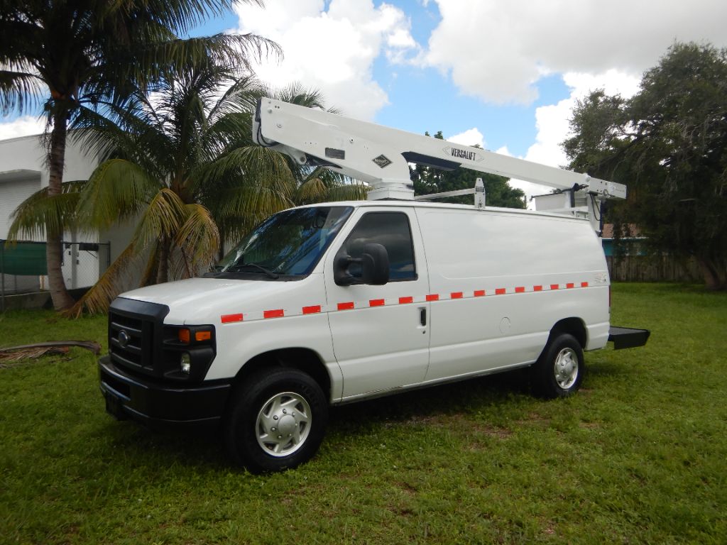 2009 Ford E-350 - $26,950