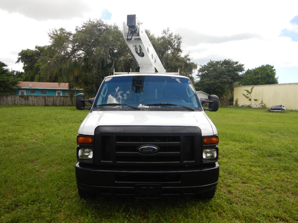 2009 Ford E-350 - $26,950