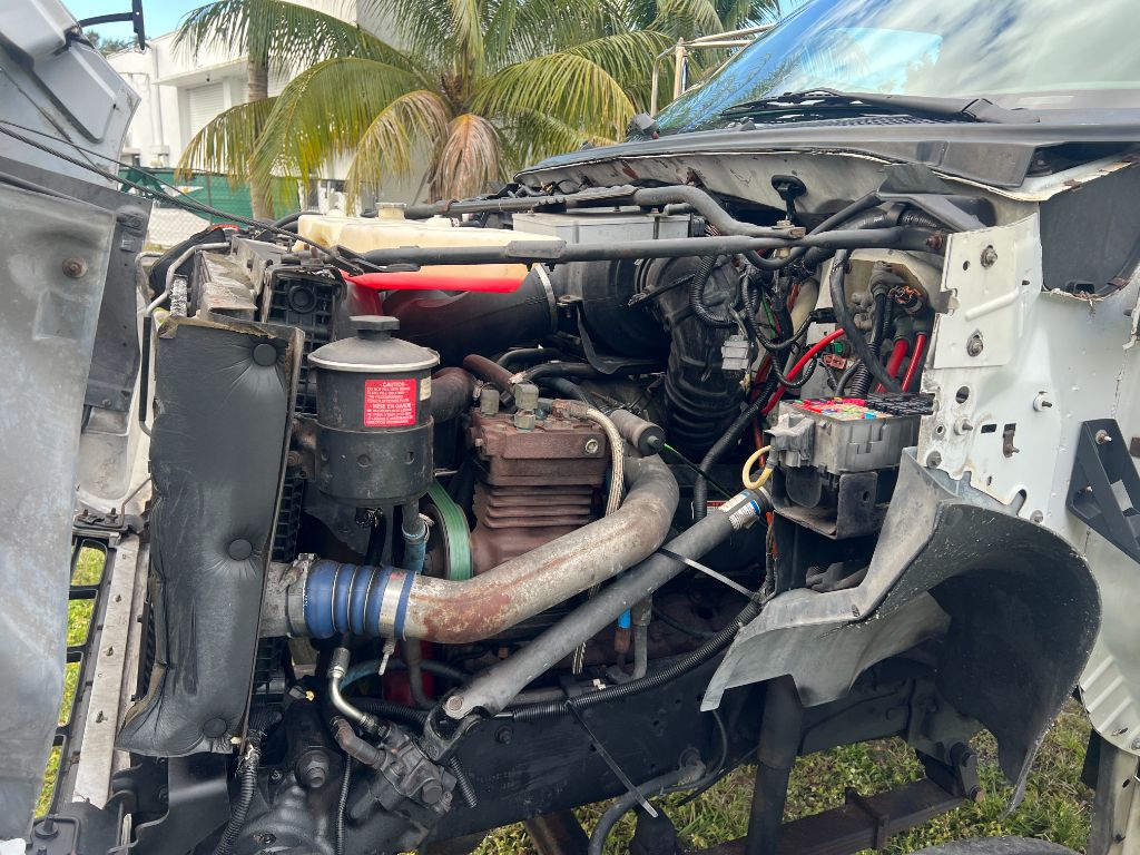 2002 Ford F-750 - $18,850