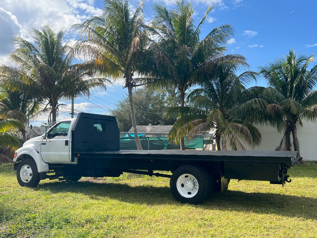 2002 Ford F-750 - $18,850
