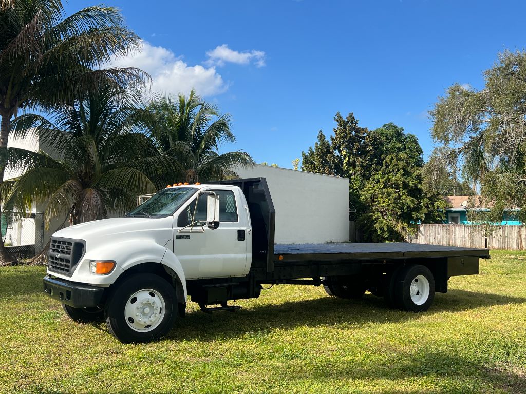 2002 Ford F-750 - $18,850