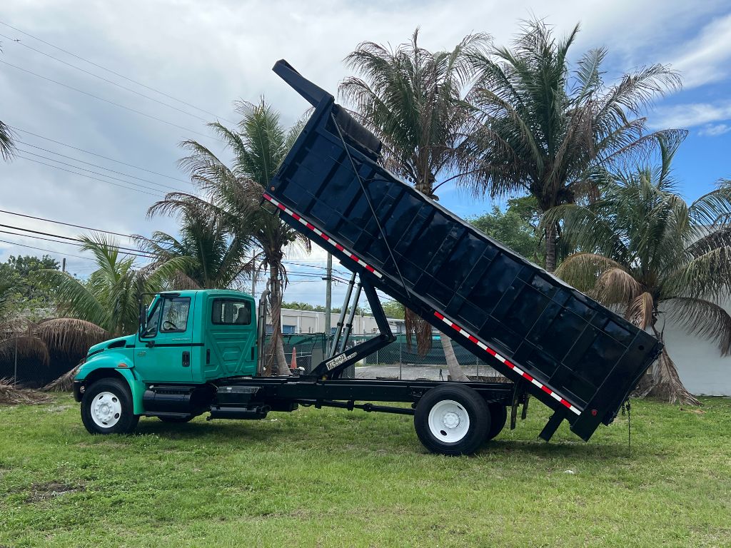 2005 International 4300 - $24,850