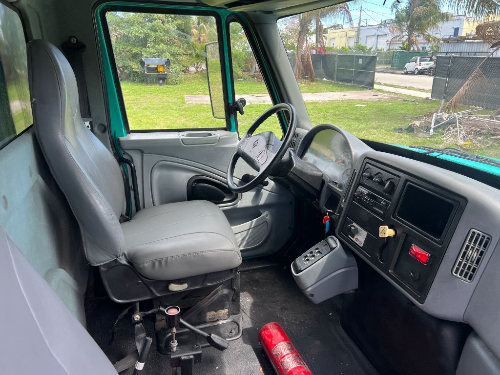 2005 International 4300 - $24,850