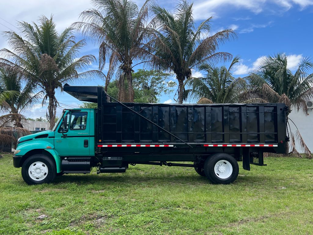 2005 International 4300 - $24,850
