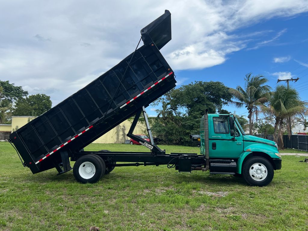 2005 International 4300 - $24,850